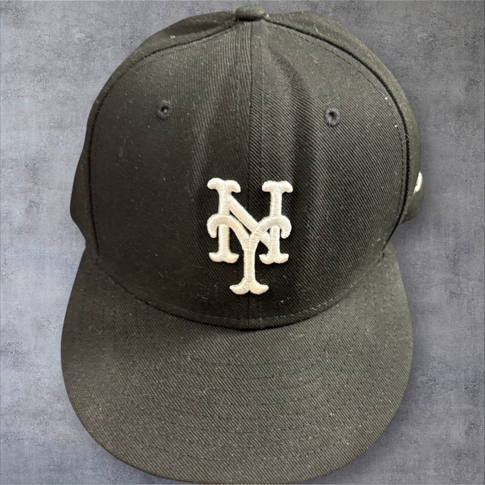New Era New York Mets 9FIFTY Snapback Hat OSFM Black Flat Brim
